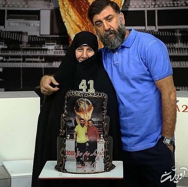 علی انصاریان و مادرش